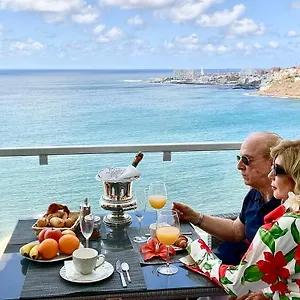 https://las-olas-suite-bajamar.in-canary-islands.com