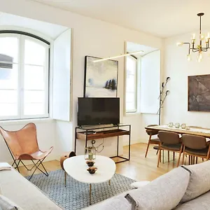 trendy-chic-checkinhome.hotels-lisbon-portugal.com/